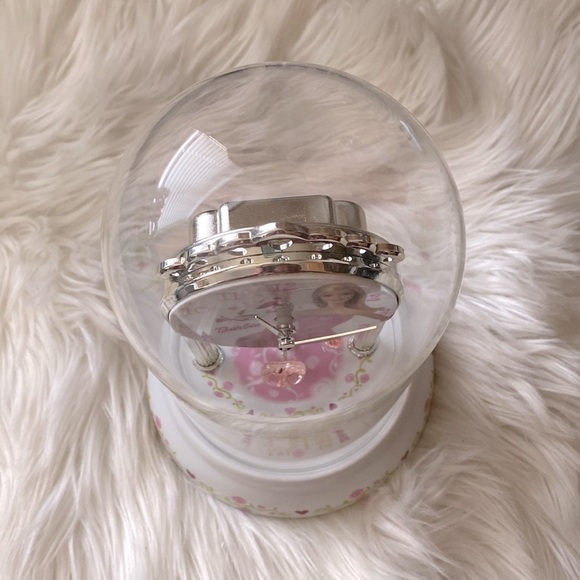 Barbie anniversary keepsake clock - Picture 5 of 7